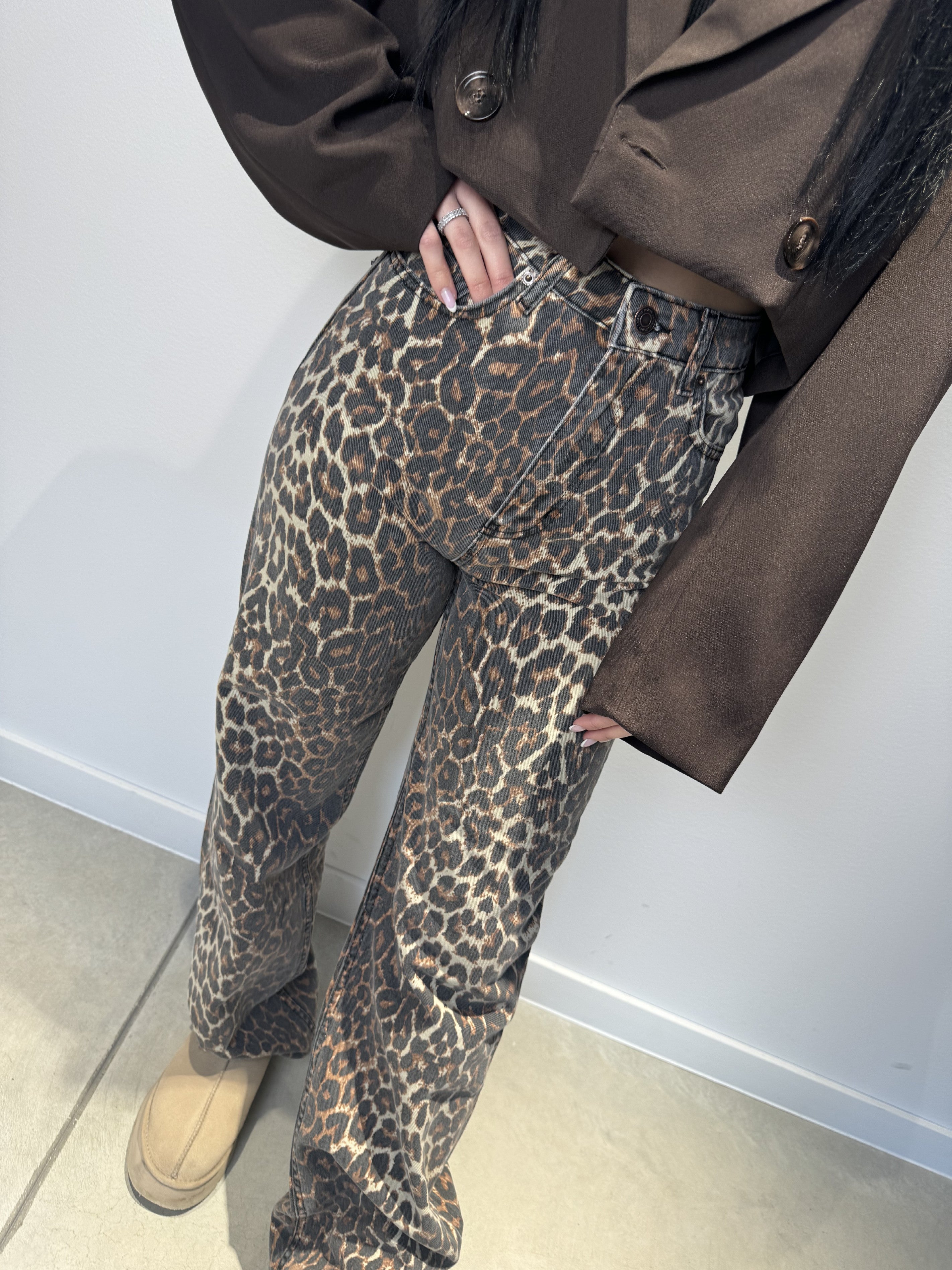 LEO JEANS