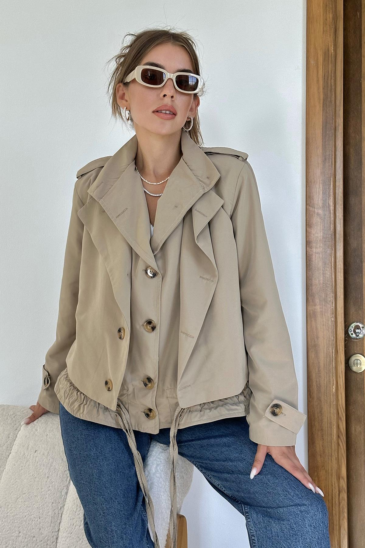 KRÁTKY TRENCH COAT BEIGE